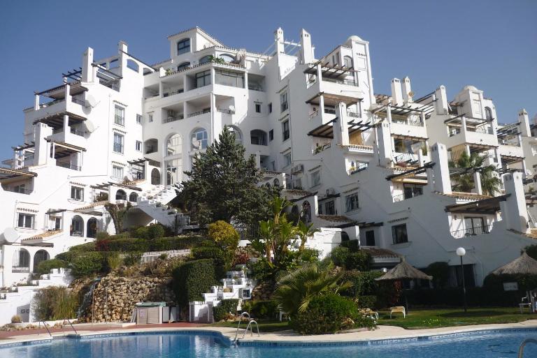 Calahonda 2 bed with Indoor Swimming Pool - Ferienwohnung Mijas Costa