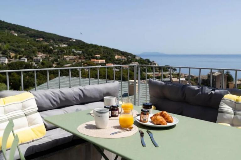 Casa Lunga à Erbalunga- A deux pas de la plage - B&B Brando