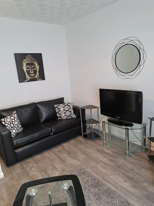 1 Bed Apart - Ferienwohnung Dowlais