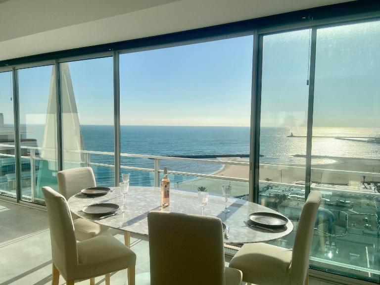 LE PANORAMIQUE, P2 vue sur mer, clim, centre ville, WIFI - Ferienwohnung La Grande-Motte