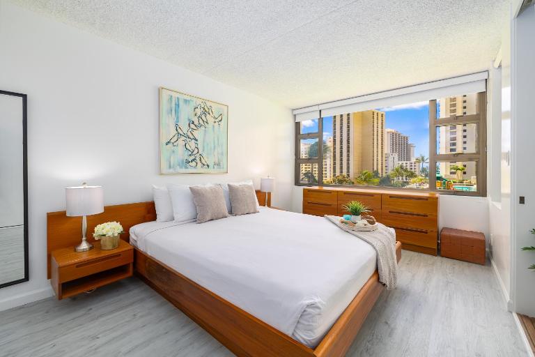 7Fl steps to Waikiki beach with pool & free parking - B&B Honolulu