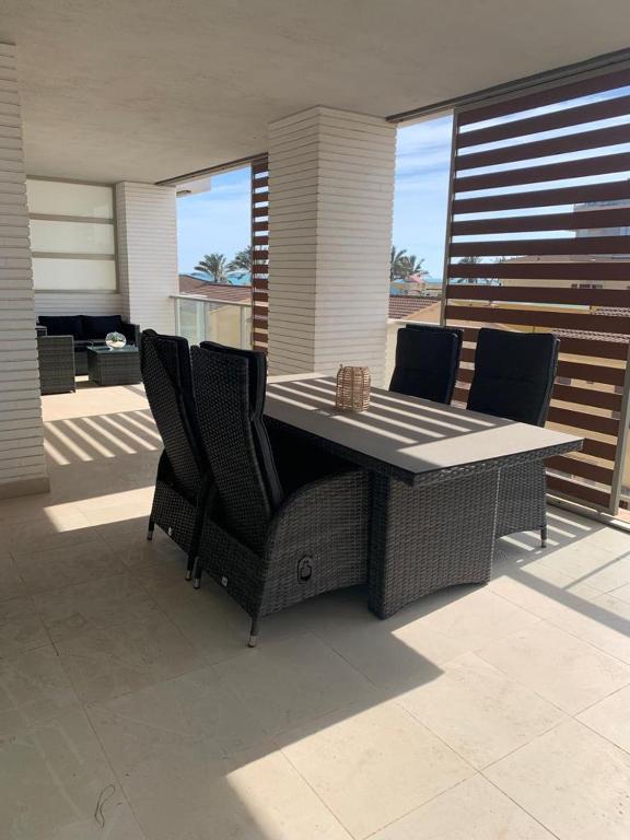 APARTAMENTO PEÑISCOLA PRIMERA LINEA con PISCINA - B&B Peñíscola