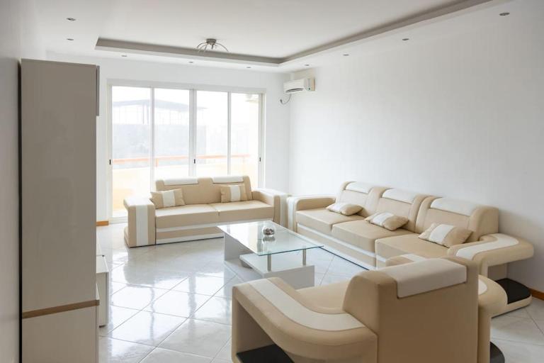 3 bedroom apt, Exterior POOL , Cidadela - LCGR - Bed and Breakfast Praia