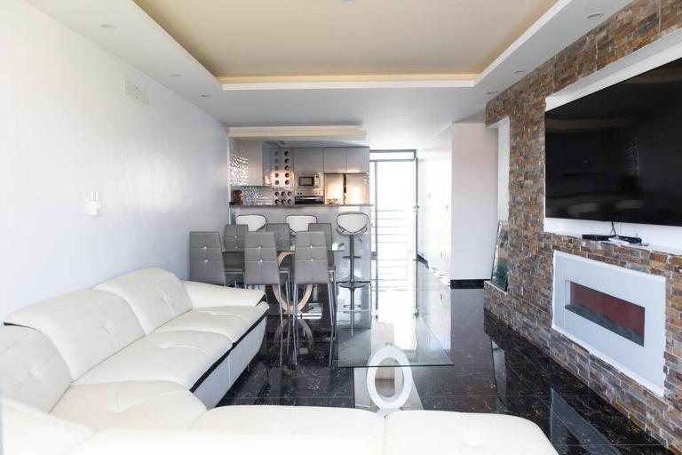 3 bdr apt, Palmarejo - LCGR - Bed and Breakfast Praia