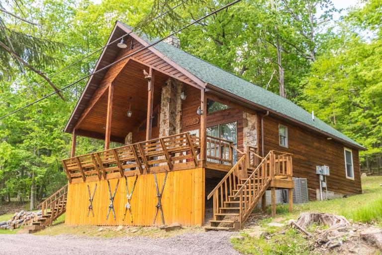Fawn View Cabin - Bed and Breakfast McHenry
