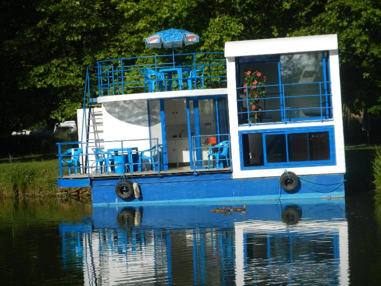 Maison flottante sur la seille - B&B Cuisery