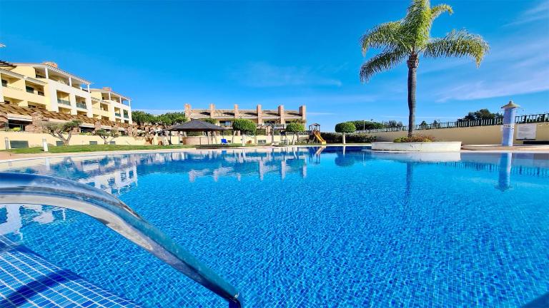 Los Olivos Del Golf 249- CleverDetails, Sleeps 6 Adults 1 Child - B&B Vilamoura