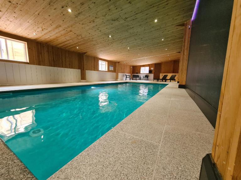 Twitchill Farm Cottages, Indoor Heated Pool, Peak District - B&B Hope