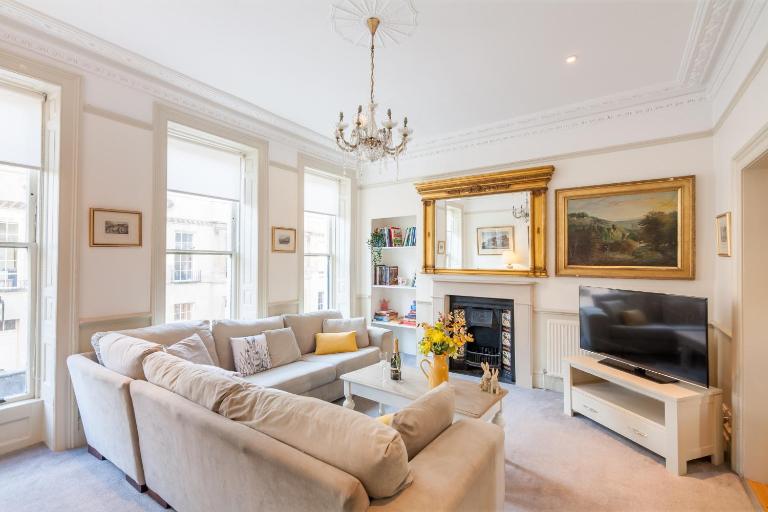 City Centre Stunning House-Roman Baths - 3min walk - 4 Bedrooms - Bed and Breakfast Bath