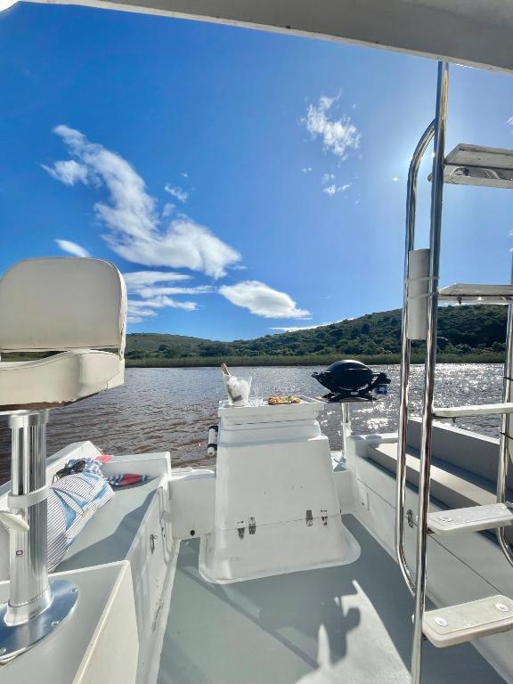 Houseboats - Living The Breede - Valid Skippers License compulsory - B&B Malgas