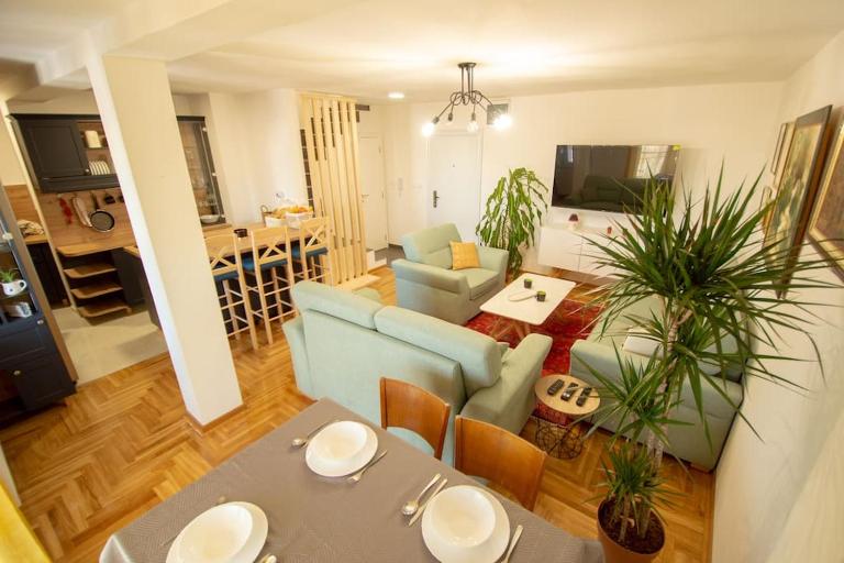 Spacious, central and luxury flat with great view! - Ferienwohnung Novi Sad
