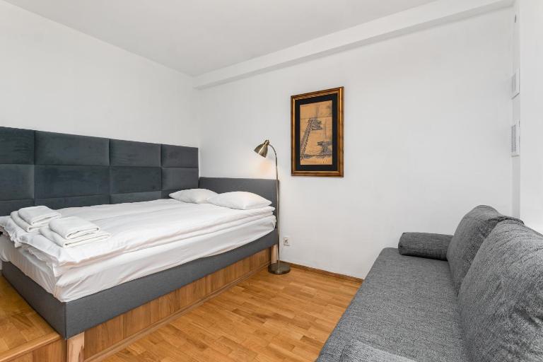 Studio E. Plater with AC by Your Freedom - B&B Warsaw