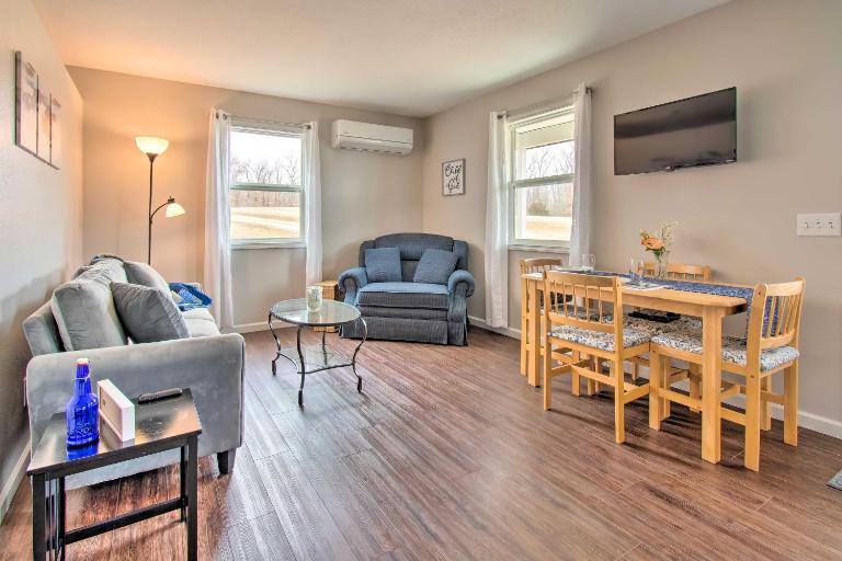 Peaceful Missouri Cabin Rental on 55 Acres! - B&B Canton