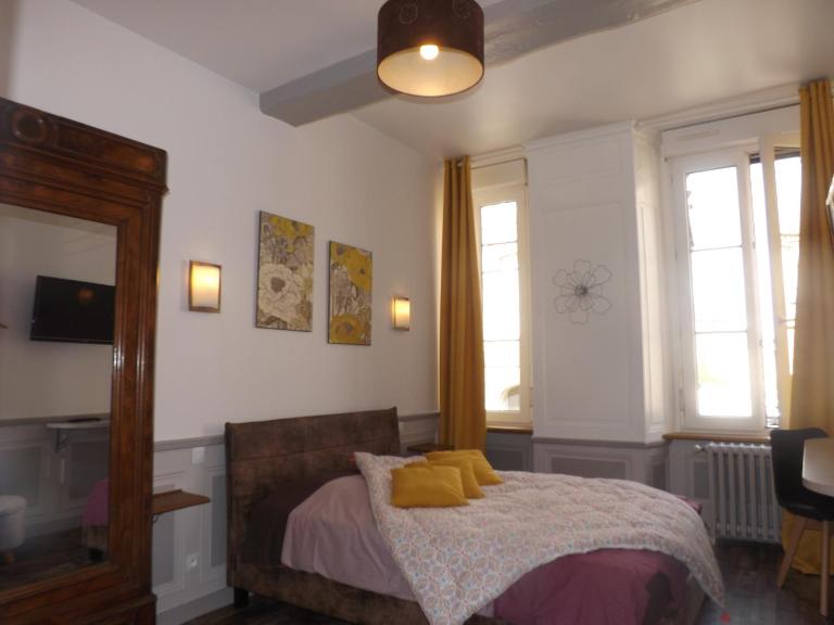 Chambre d'hôtes LARIBOISIERE - Ferienwohnung Fougères