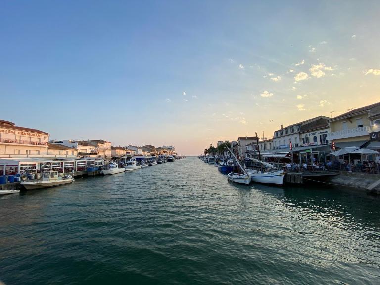 charmant studio dans résidence en bord de mer - B&B Le Grau-du-Roi