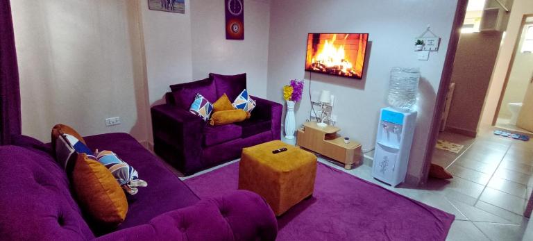 The Purple Gem Airbnb -South B- Oak South Apartments - B&B Nairobi