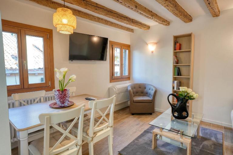 Ecco Suites Apartments - Bed and Breakfast Venetië