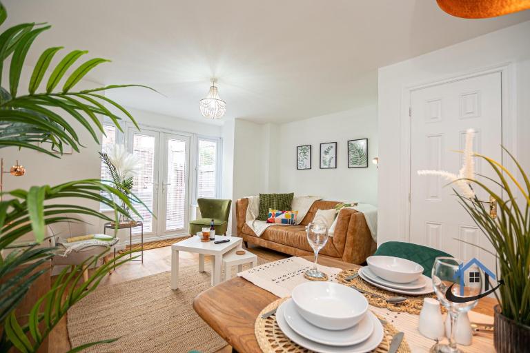 Ironside House, Thrapston king or twin beds, free parking, workspace, corporates, sleeps 8 - Chambres d'hôtes Thrapston