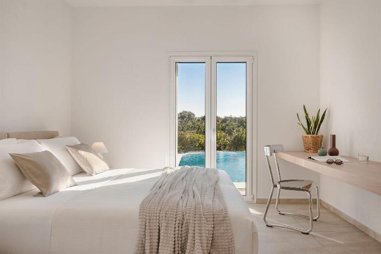 Villa Laura - Serene Escape with a Private Pool - B&B Spartiá