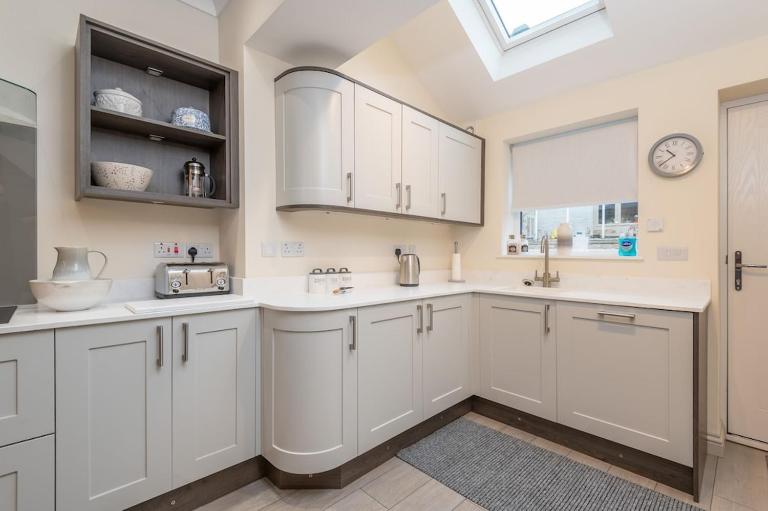 Sleeps 6-4 bedrooms 2 minute walk to the Square Free WiFi & Parking - B&B Hebden Bridge