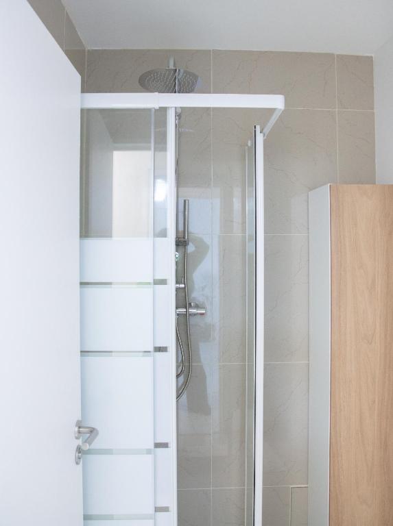 Appt 4 pièces près de Paris/Disney, 2 SdB, 2 WC - Chambres d'hôtes Créteil