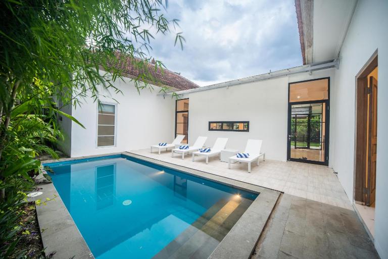 Villa Sayang Sanur 111 Villa-type villa with large living room and parking space - B&B Kelurahan Sanur