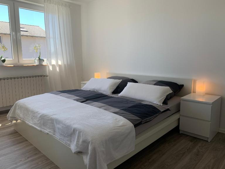 Moderne helle Ferienwohnung - Bed and Breakfast Remagen