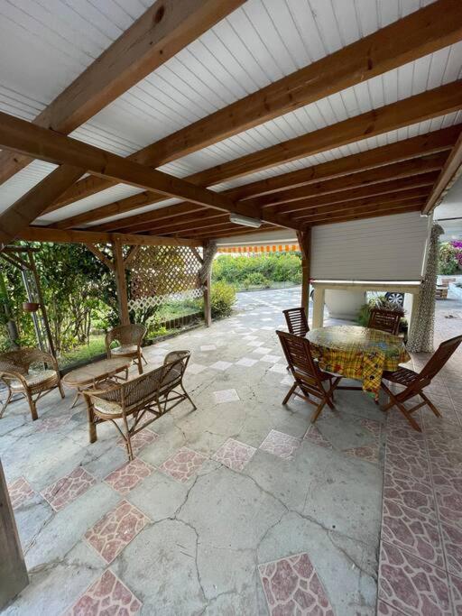 Le jardin fleuri - Bed and Breakfast Sainte-Anne