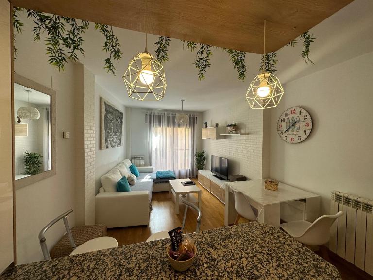 Los Amantes de Teruel con Parking Privado Incluido - B&B Teruel