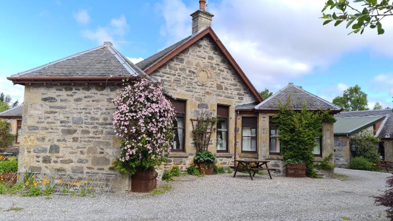 Skye Cottage, Meadowside House, near Kingussie - Bed and Breakfast Kingussie