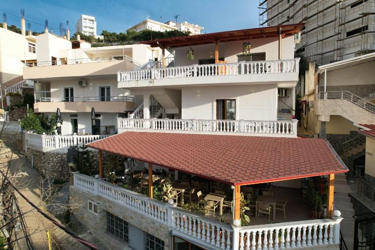 Vila Jon'a - B&B Sarandë