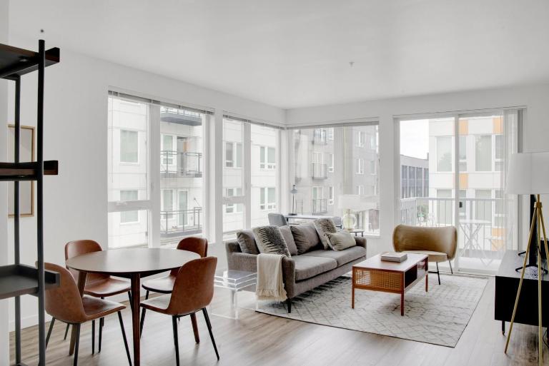 Bellevue 2BR w Gym WD nr Spring District SEA-415 - Bed and Breakfast Bellevue