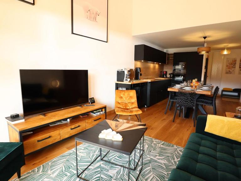 Superbe Appartement 4 Étoiles, 2 Chambres, Proche Pistes, Balcon, Parking, Ski & Vélo - FR-1-623-329 - B&B Les Gets