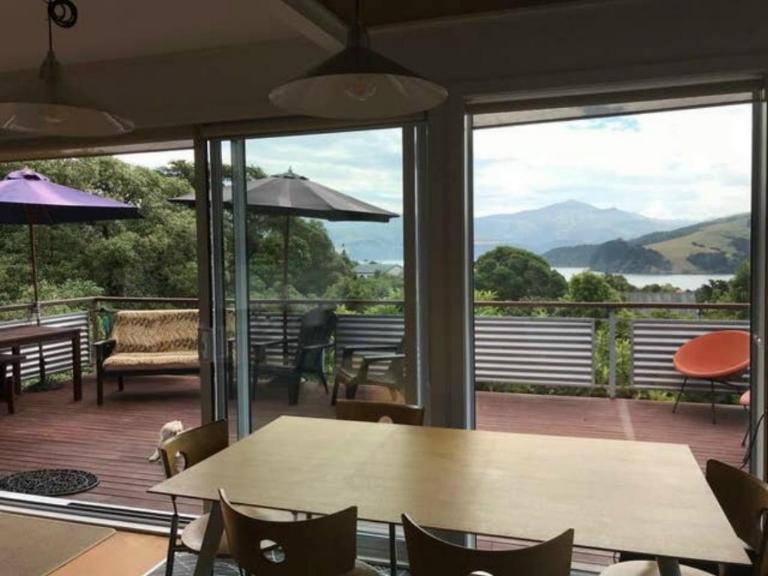 Akaroa Sunshine Views and Spa Pool !!! - B&B Akaroa