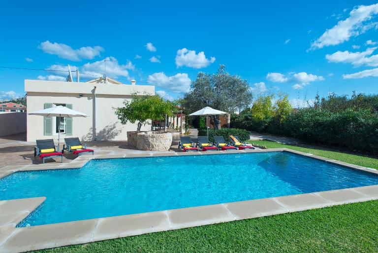 Owl Booking Villa Bernat - 10 Min Walk to the Beach - B&B Port de Pollença