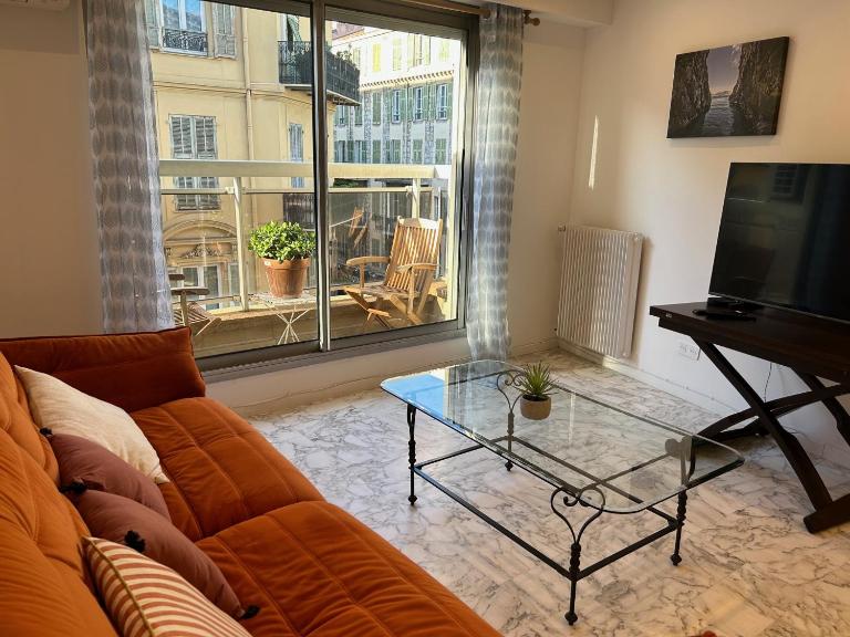 Nice la Belle, city centre 1 bed, 2 terrace, quiet - B&B Nizza