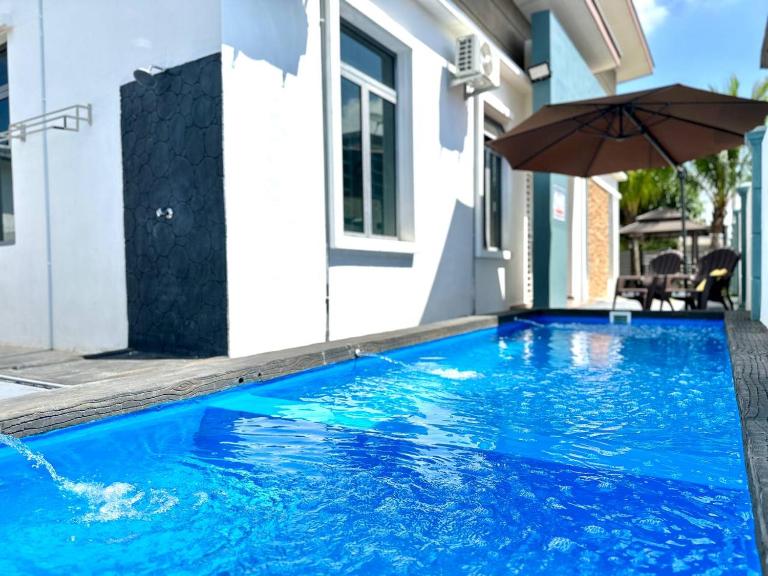 Bandar Melaka Family Bungalow Private Pool BBQ WiFi Netflix - Ferienwohnung Malakka