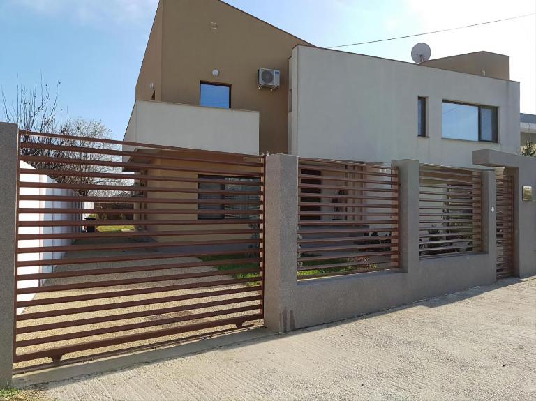 Sunny Family Vila Constanta - B&B Constanța