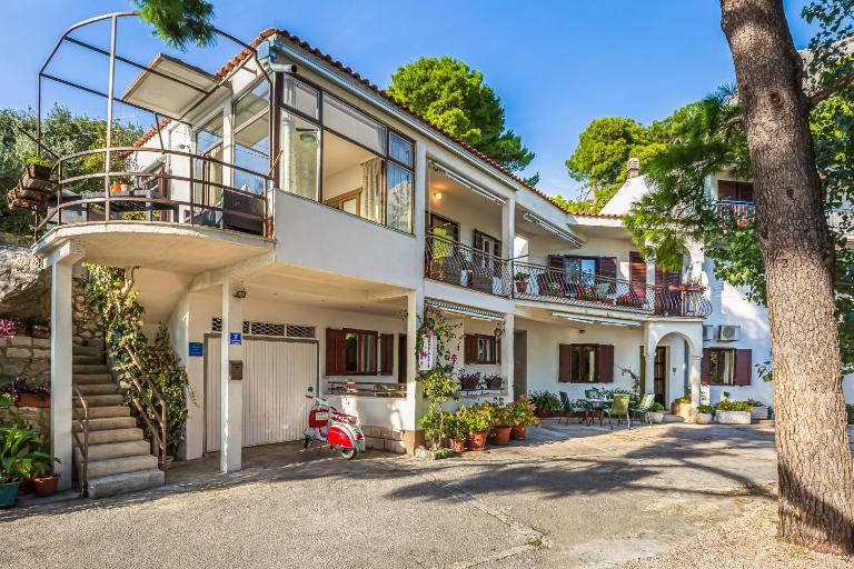 Apartmani Lovrenco - Chambres d'hôtes Krvavica