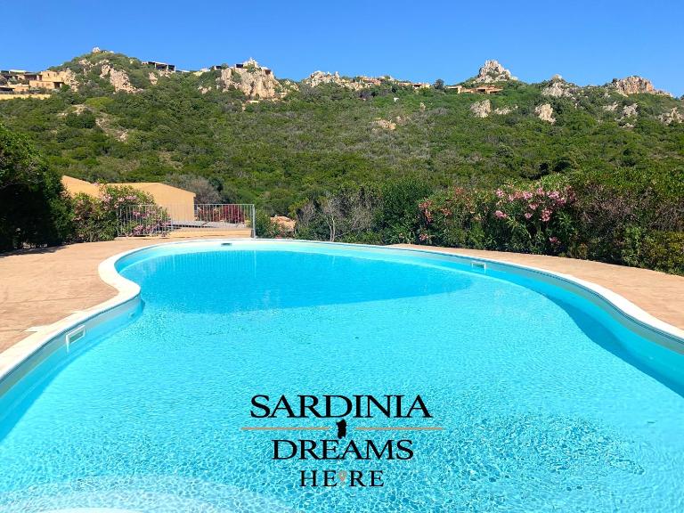 Villetta Flora with pool and private parking - B&B Costa Paradiso