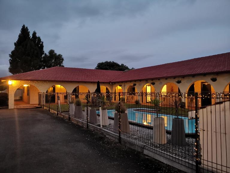 Captains Quarters Motor Inn - B&B Cambridge
