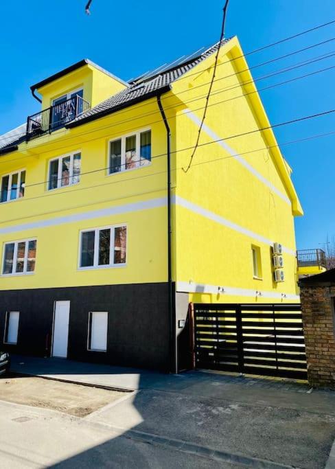 Lemon Premium Apartment - B&B Szeged