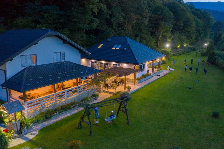 Apartments Oeneus - B&B Račić