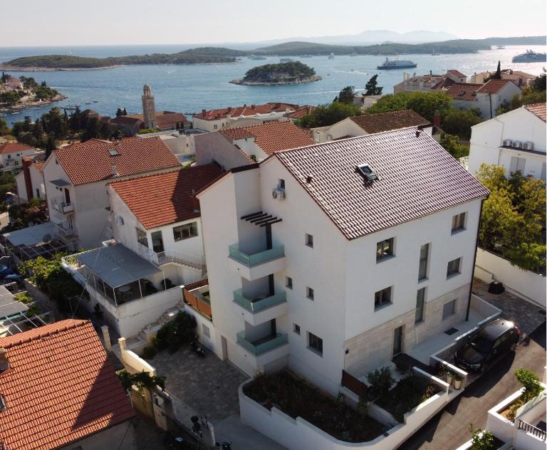 Marisa Apartments Hvar - Bed and Breakfast Hvar