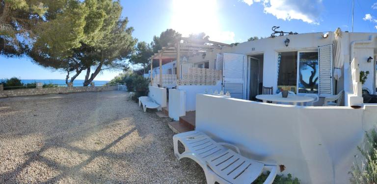 Apartament Cala llobeta, primera línia de mar - B&B Calafat