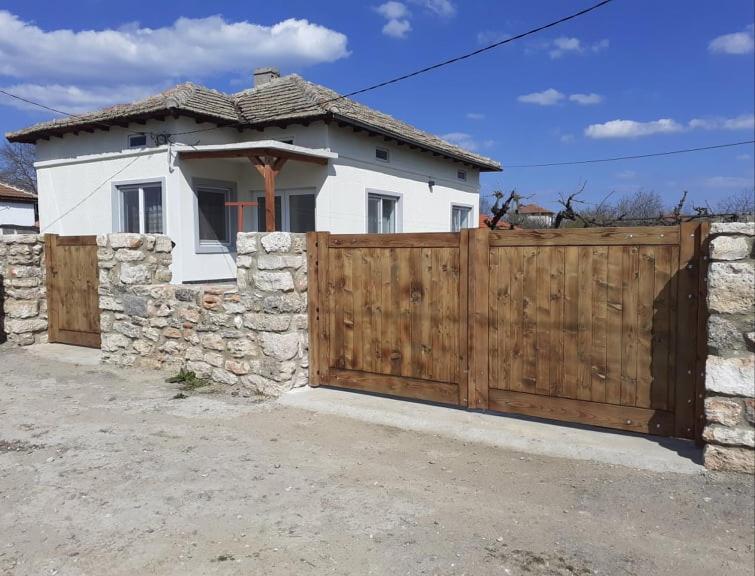 Guest house Kashtata - B&B Shabla