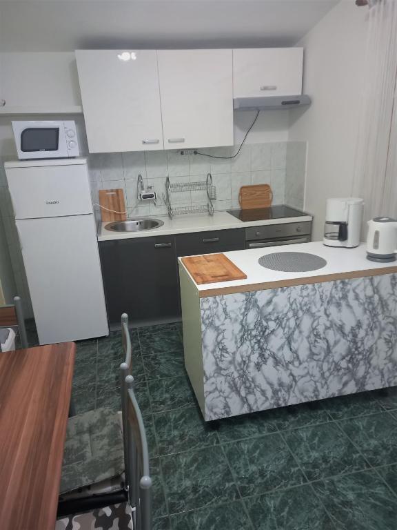 Apartments Samaržija- new 63 not 47 - Bed and Breakfast Bibinje