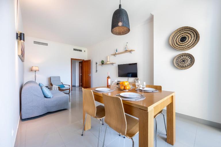 Spacious 1BR Near Dona Ana Beach & Pool - B&B Lagos
