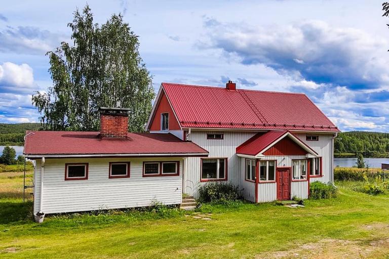 Lappish Summerhouse by the River - B&B Kiemunkivaara