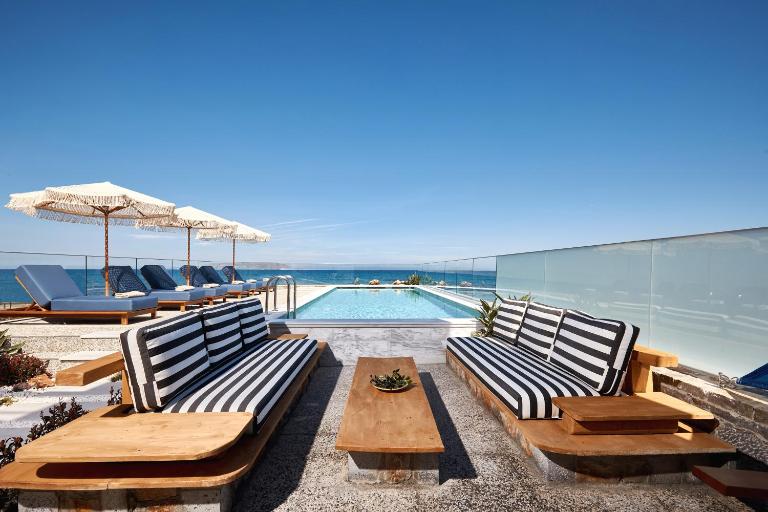 Rodo Seafront Villa with Heated private pool and jacuzzis by Volta Suites and Villas - B&B Kokkíni Cháni